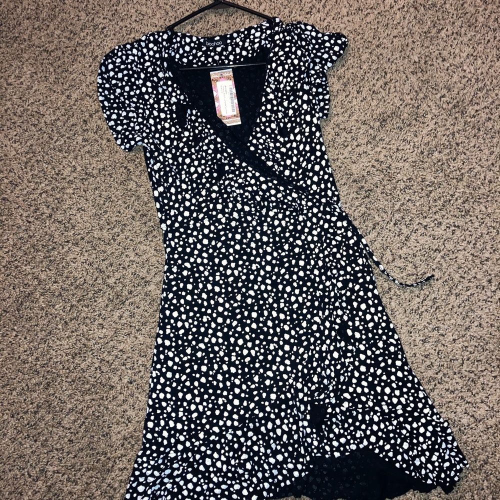 NWT Boohoo dress